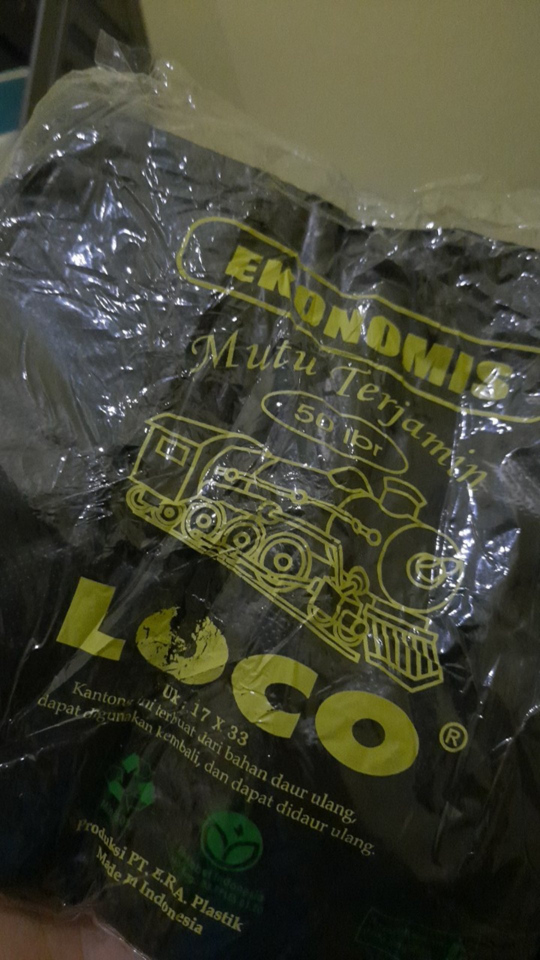 Kantong Plastik Kresek Loco Ekonomis Hitam Tipis 17 X 33