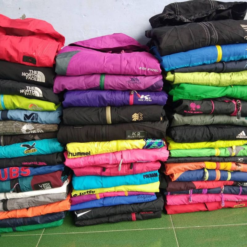 borongan jaket outdoor 47 pcs bonus 5