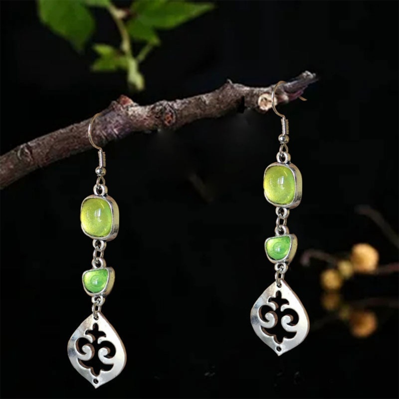 Anting Juntai Panjang Handmade Bentuk Daun Berongga Aksen Kristal Gaya Boho Vintage