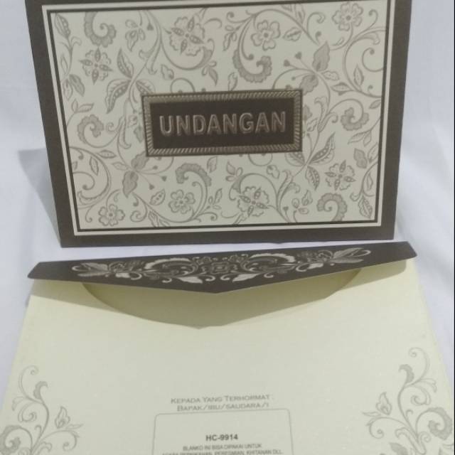 

Undangan hard cover pakai amplop antik