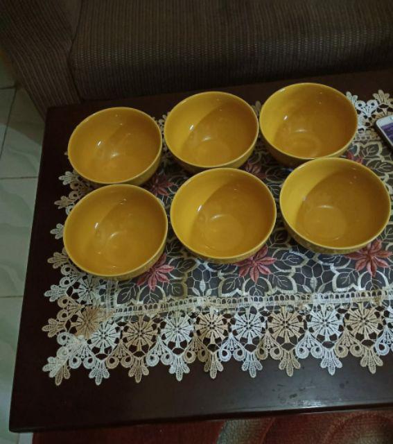  Mangkok  keramik  polos warna  warni  bagian dalam putih 