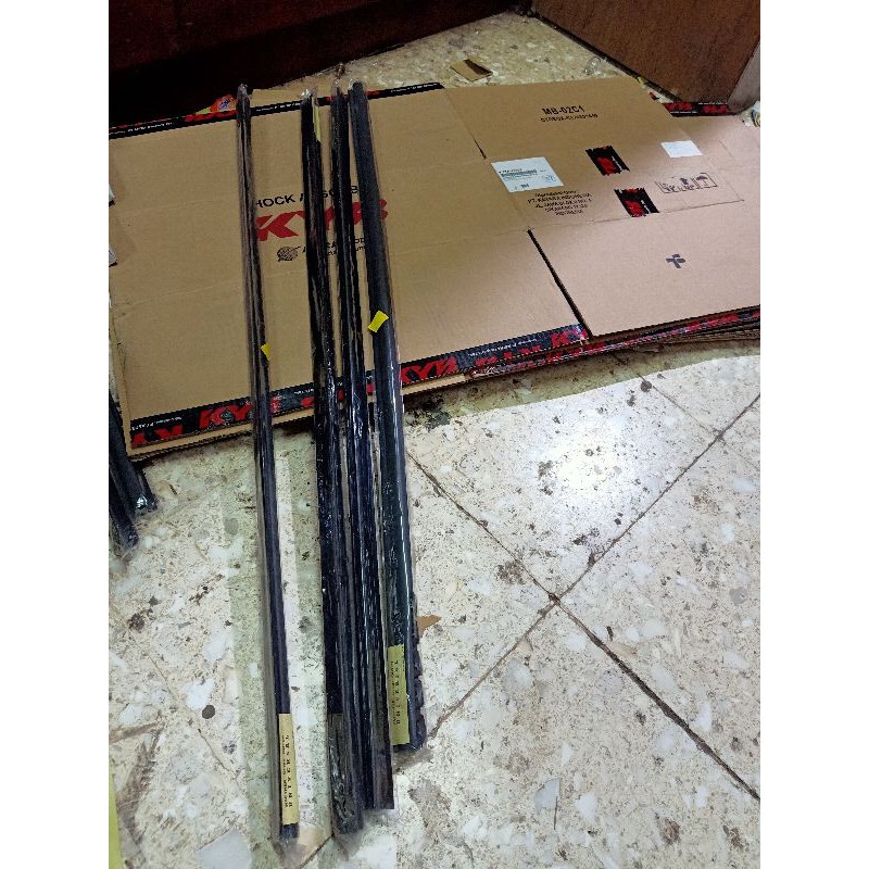 plipit kaca pintu/moulding universal futura/ss/kijang luar