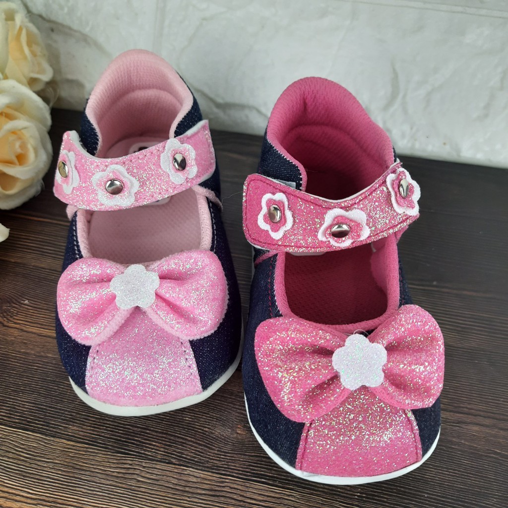 [TAMAN SEPATUKU] SEPATU TRENDY MURAH ANAK PEREMPUAN PITA USIA 1 2 3 TAHUN SOL BUNYI CIT-CIT GAX13