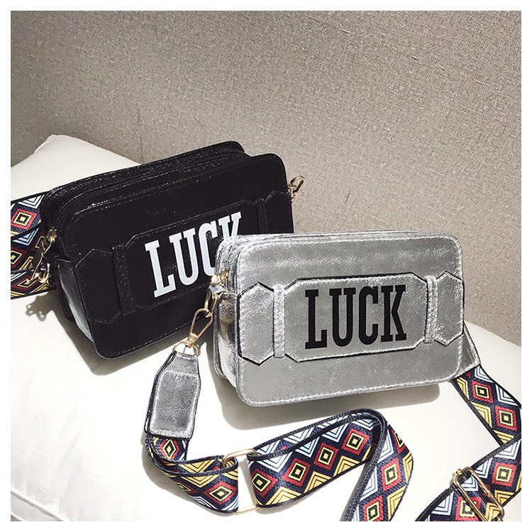 Tas Bahu / Selempang Wanita Strap Lebar dengan Resleting untuk Travel