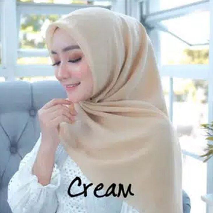 WXMV Bella Square/Jilbab Segi Empat Bella Square Pollycotton Warna Cream / Hijab/ Kerudung segiempat