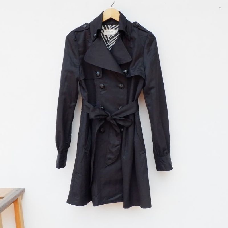The store long coat / coat hitam / jacket elegan / jacket vintage / coat kawai