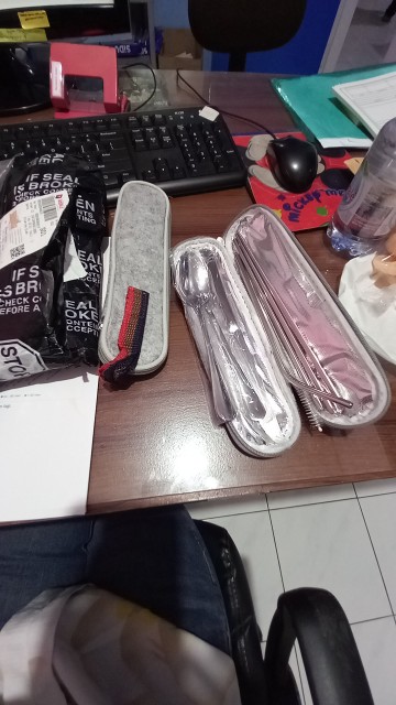 Knifezer Set Alat Makan Sendok Garpu Pisau Dapur Sumpit Sedotan - Ea02300