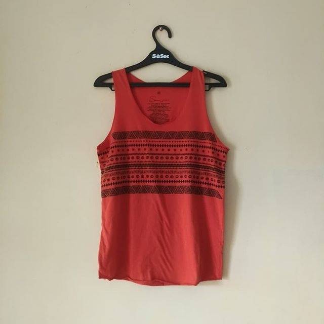 Tank top tribal second,