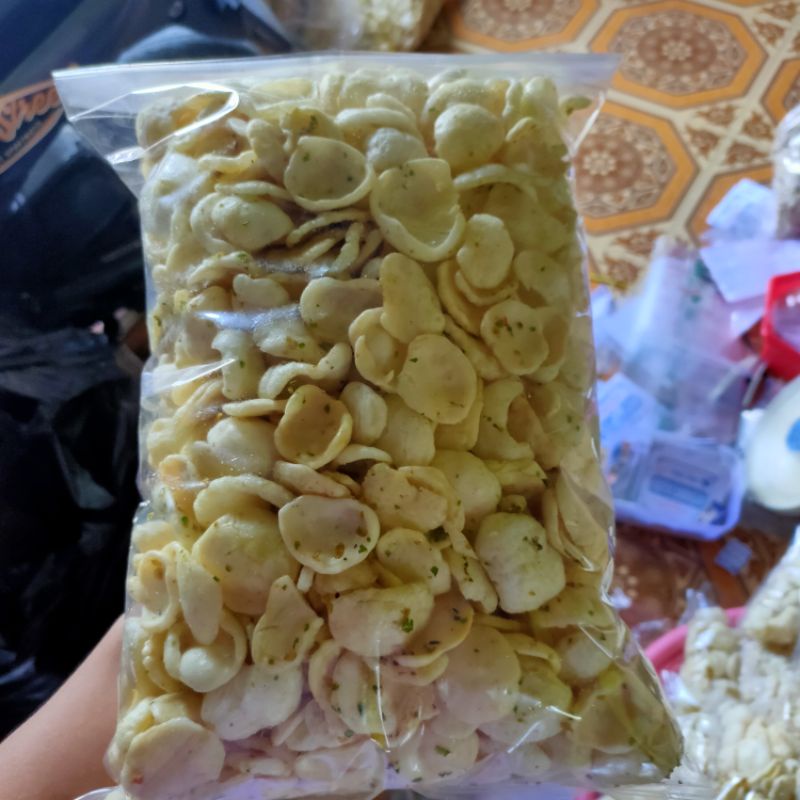 

krupuk jepun extra pedas ukuran 500gram +kita kasih bonus 1bungkus rendom ya ka