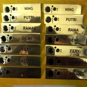 

Nama Dada / Nama Dada Peniti / Nama Dada Stainless / Nama Dada Kuningan / Nama Dada Custom / Nama Dada Satuan / Nama Dada Satuan / Nama Dada Murah