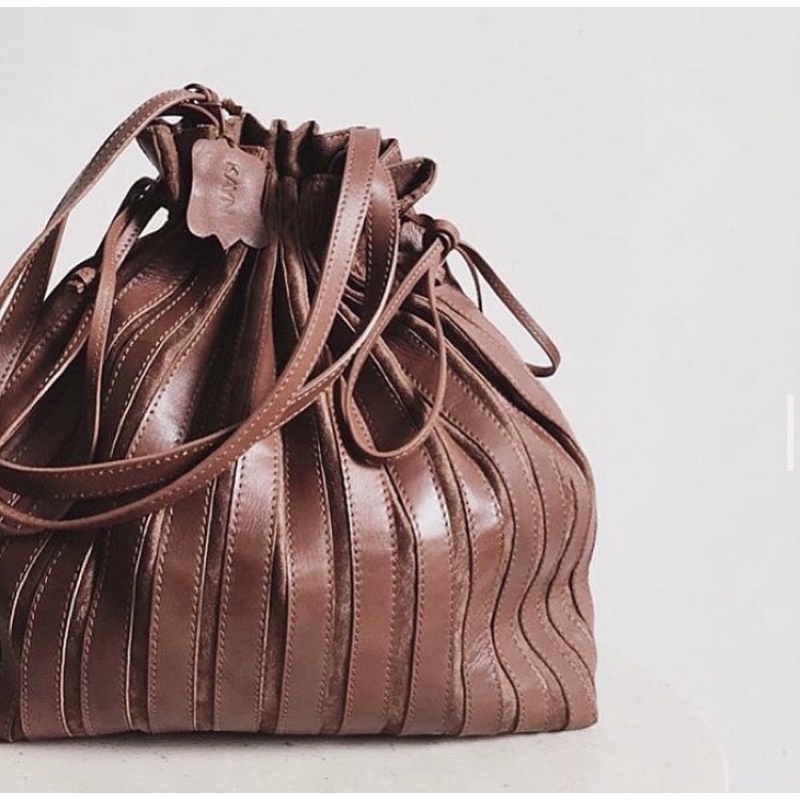 Medium Pleats Brown @kaynn.craft
