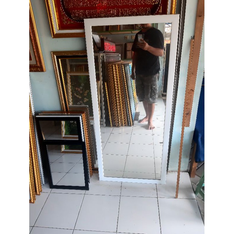 CERMIN DINDING BESAR