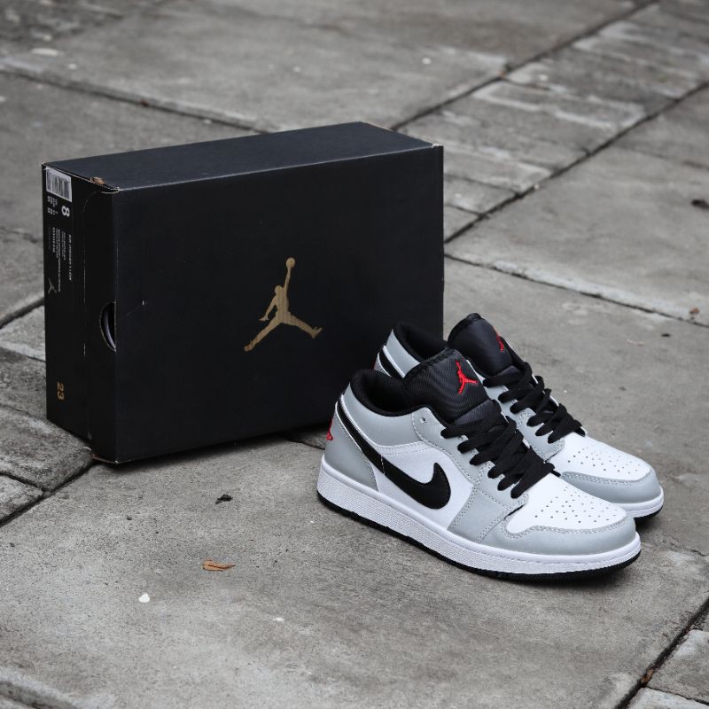 Jordan 1 low smoke grey / Sepatu nike / Sepatu pria