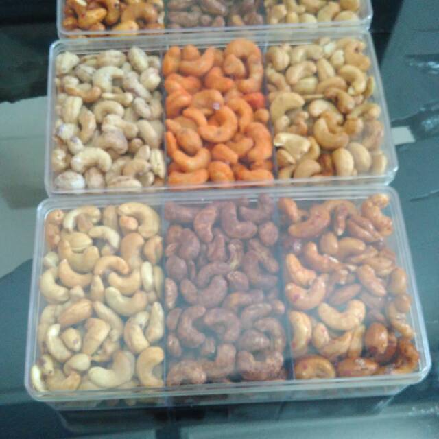 

Kacang mete box varian 3Rasa
