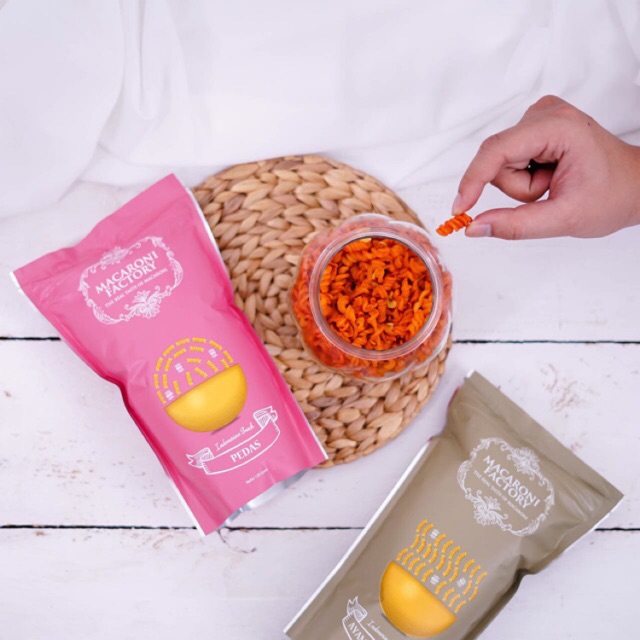 

MACARONI FACTORY - Pedas Flavor 'Harga Terjangkau & Rasa Nikmat!'