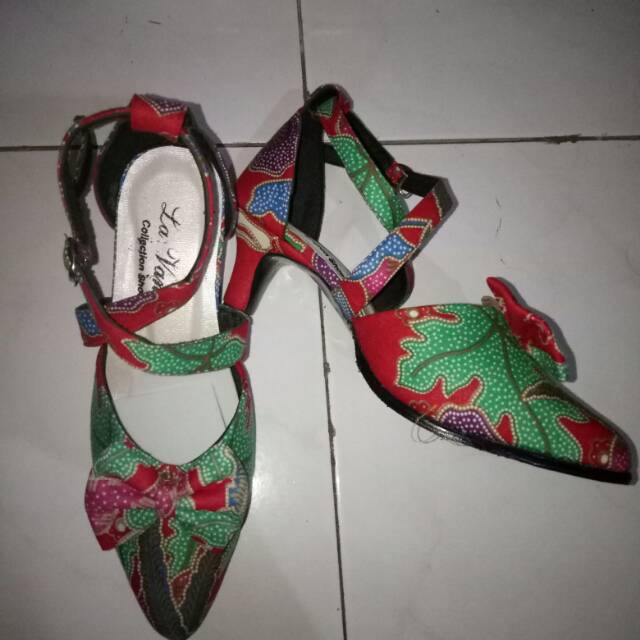 Sepatu batik/sepatu custom
