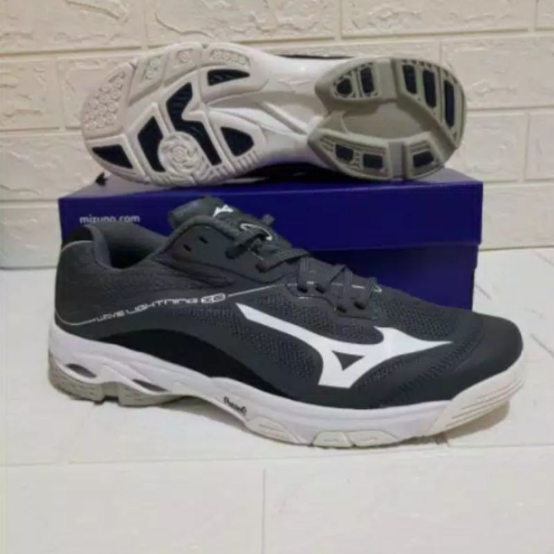 Sepatu volly Mizuno wave lightning z 6 low black white impor terbaru