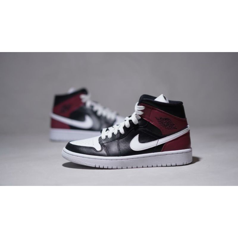 NIKE AIR JORDAN 1 MID BLACK NOBLE RED