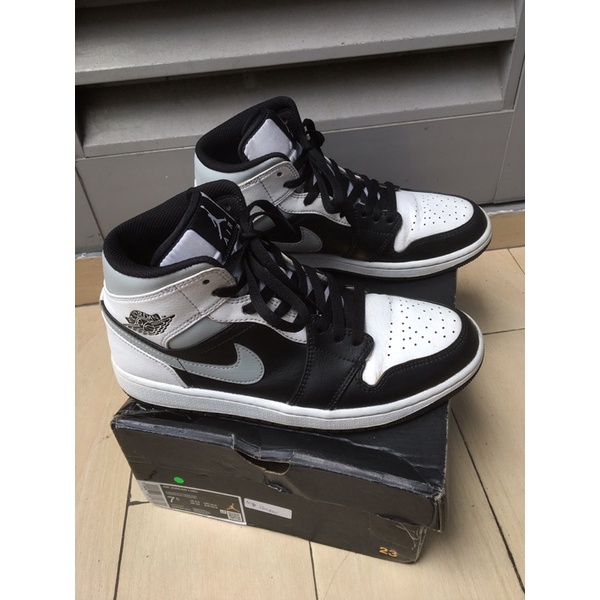 Nike air jordan 1 mid white shadow