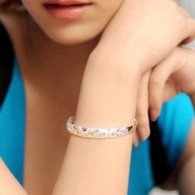 Gelang Tangan Sterling Silver 925 Adjustable Aksen Kristal Elegan Untuk Wanita / Pernikahan