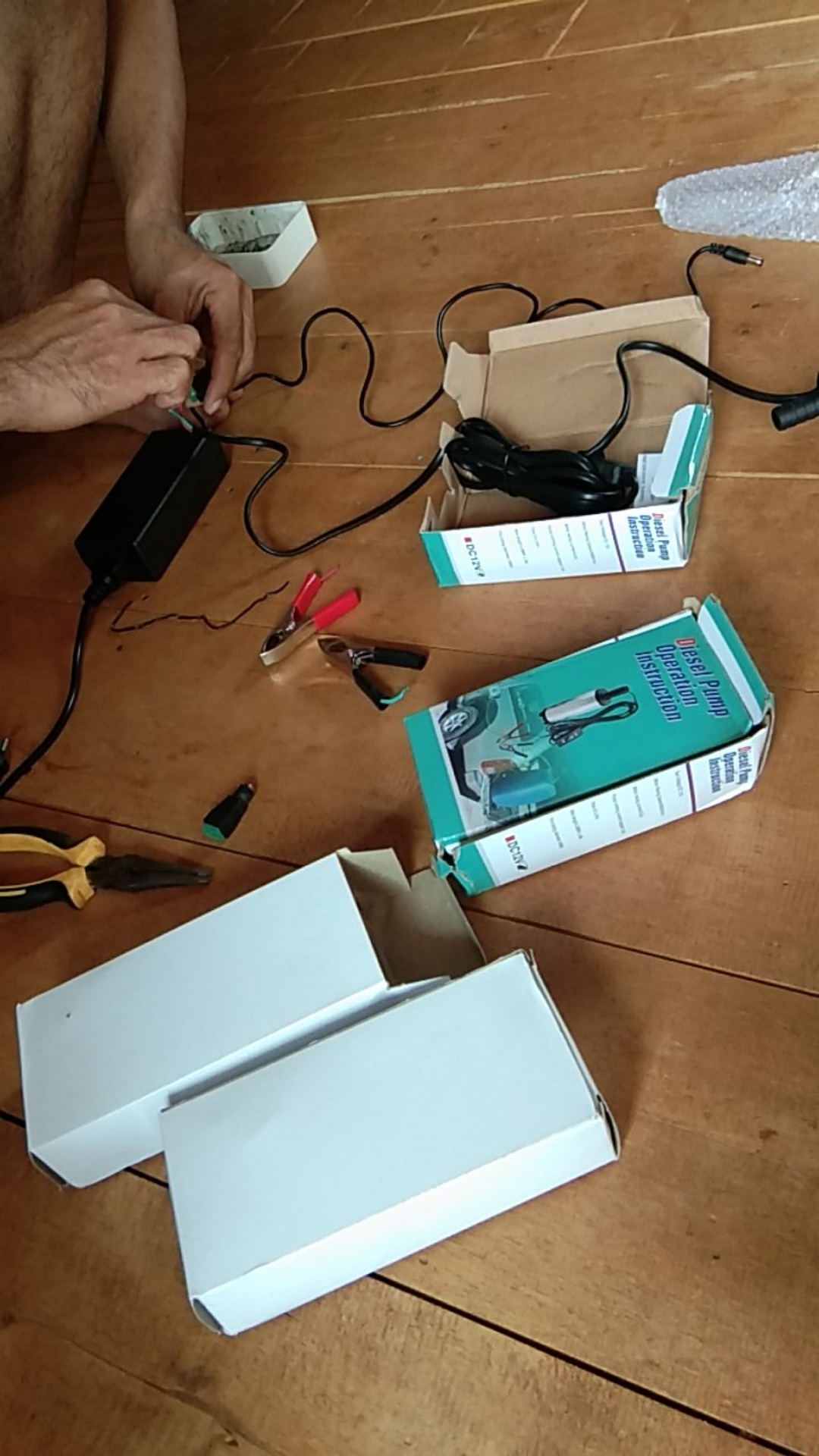 Pompa Air Celup Mini Diesel 38mm Plus Adaptor 12v 5a