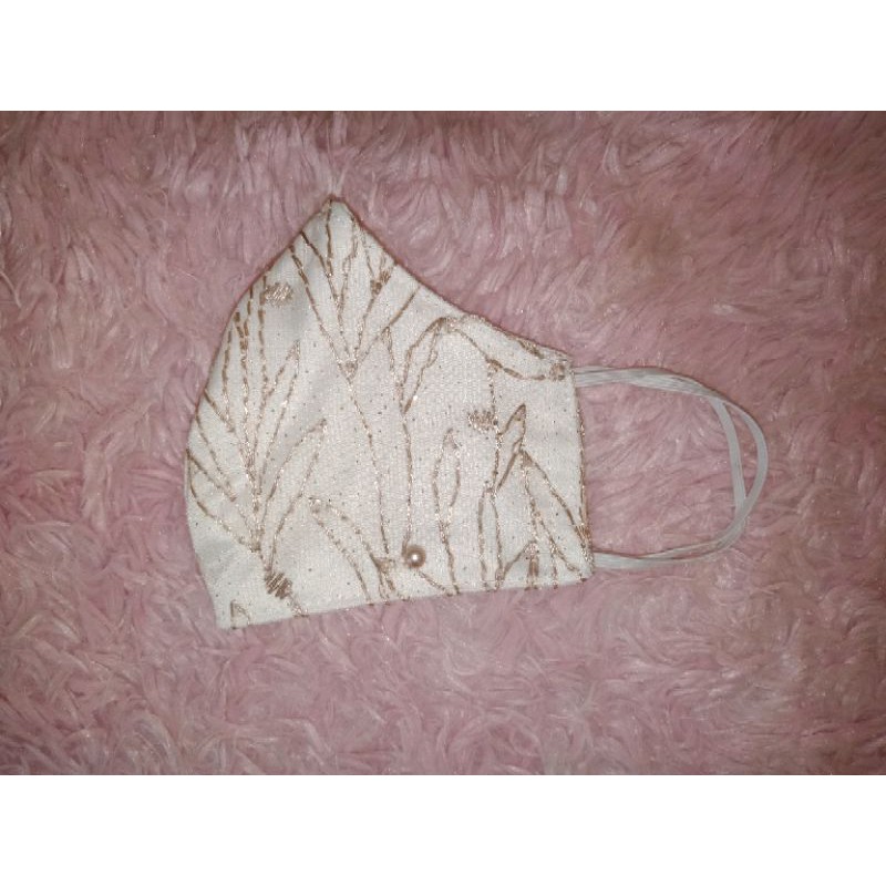 masker kain brokat putih