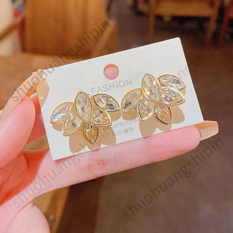 Anting Berlian Imitasi Bentuk Bunga Gaya Korea