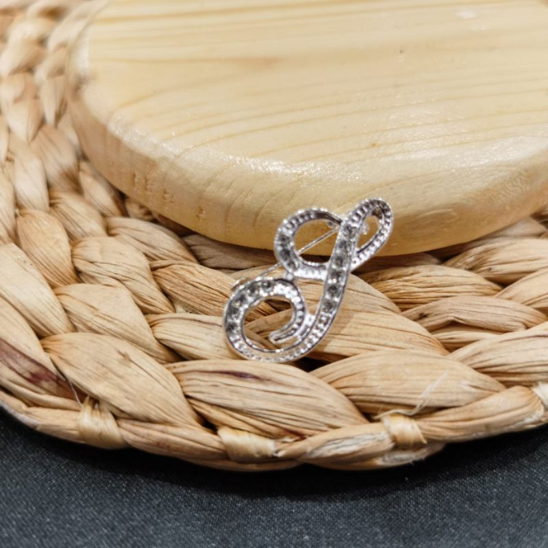 26 Huruf Alfabet Brooch Bros Hijab Pin Bertatahkan Kristal Peniti