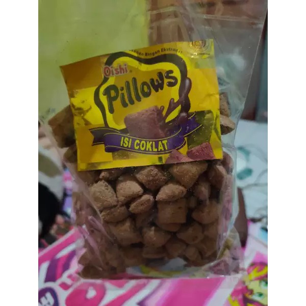 

Oishi pillows snack isi coklat 250 gram