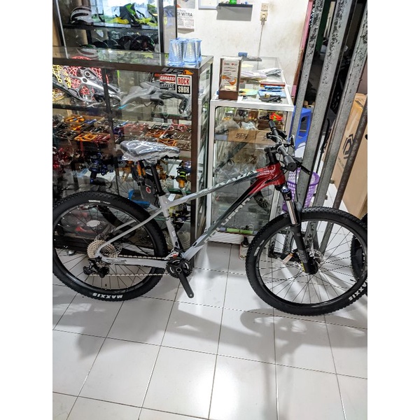 sepeda polygon xtrada 5 terbaru size M 27.5