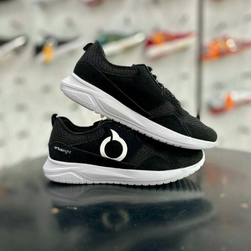 Ortuseight Cobra Black White