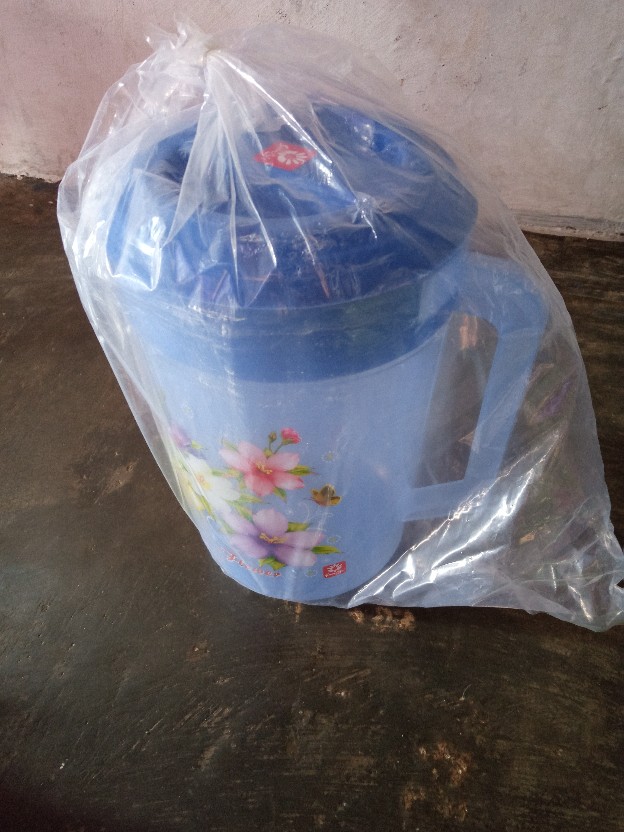 Sunlife Teko Plastik Jumbo Fiesta 4,3  Liter