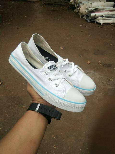 Sepatu converse cewek lobang 3 grade ori