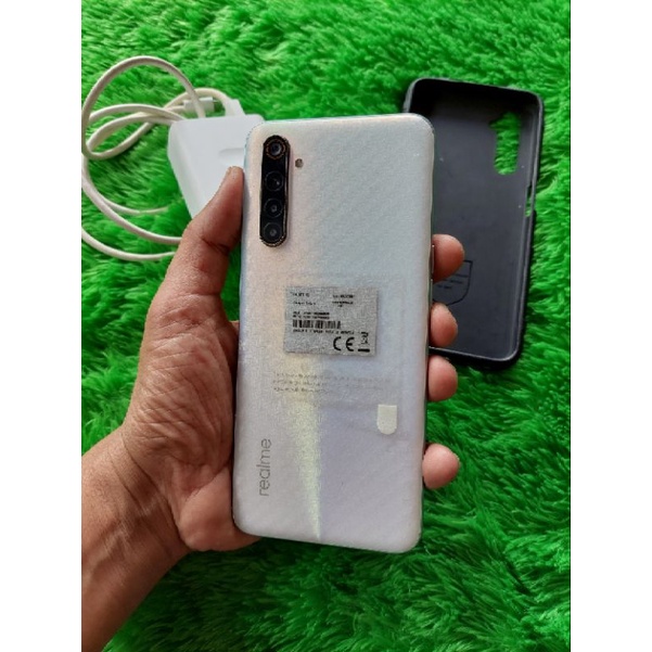 HANDPHONE HP SECOND BEKAS. REALME 6, 8/128 MULUS 96%