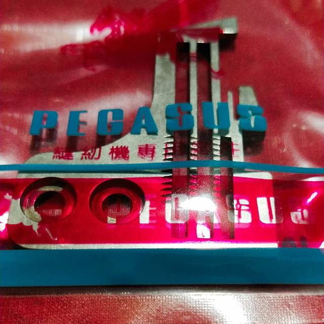 Needle plate mesin obras benang 4 PEGASUS M-SERIES type 202554E