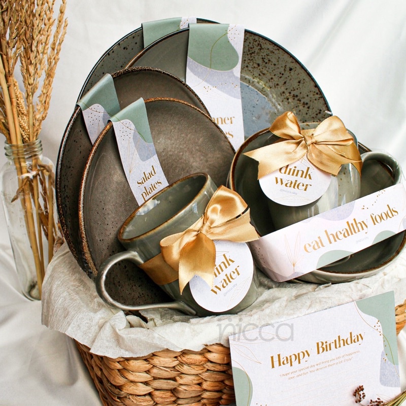 

Hampers Kado Hadiah Parcel Birthday Gift Ulang Tahun Dinner Tableware Set Keramik Custom