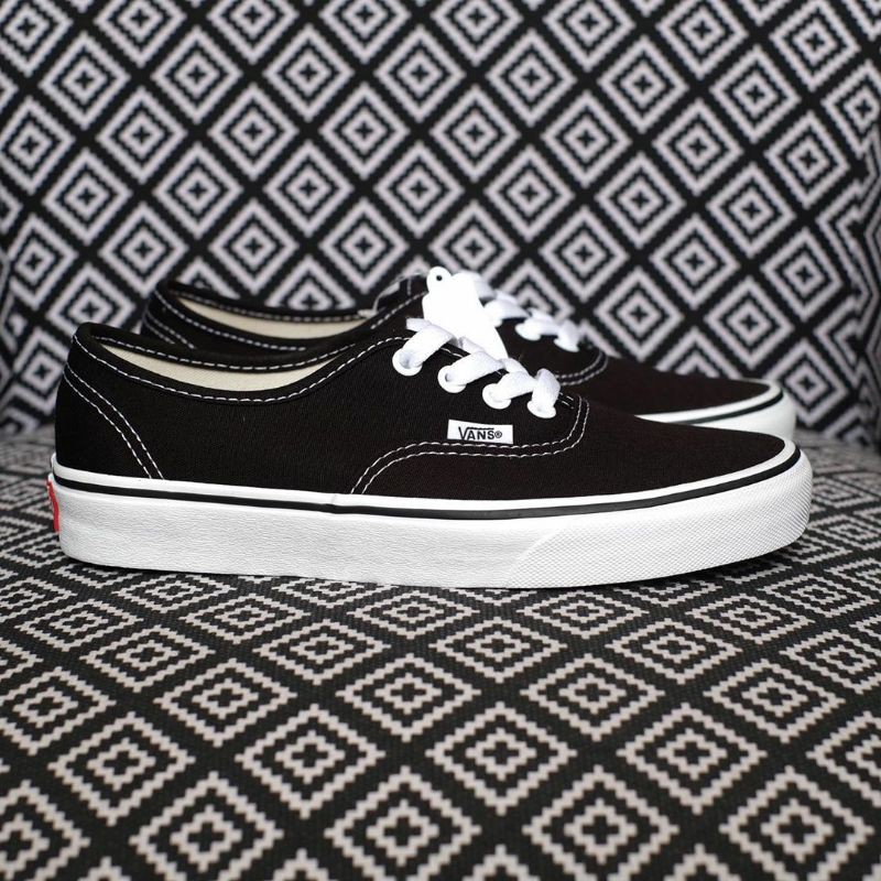 Vans Autentic Classic - Sepatu Pria &amp; Wanita