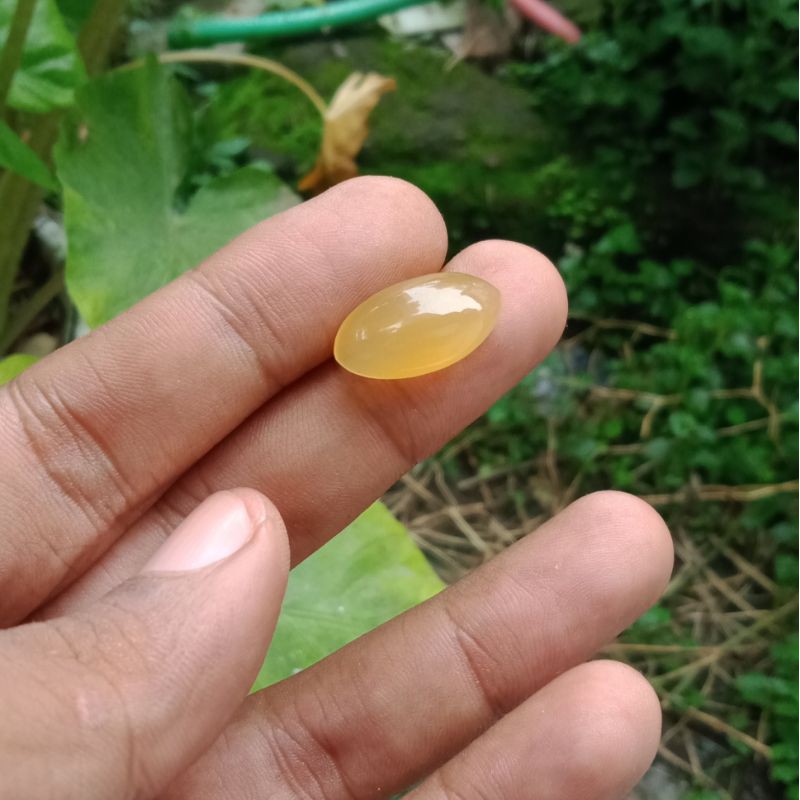 Natural Yellowish Chalcedony Bacan Obi Anggur Kuning