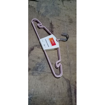 GANTUNGAN BESI BAJU PAKAIAN / HUNGER