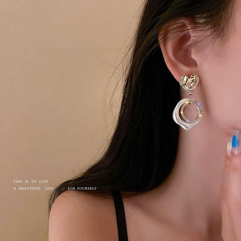 Anting Tusuk Gantung Desain Hatilingkaran Hollow Hias Mutiaraberlian Gaya Koreaelegan Untuk Wanita