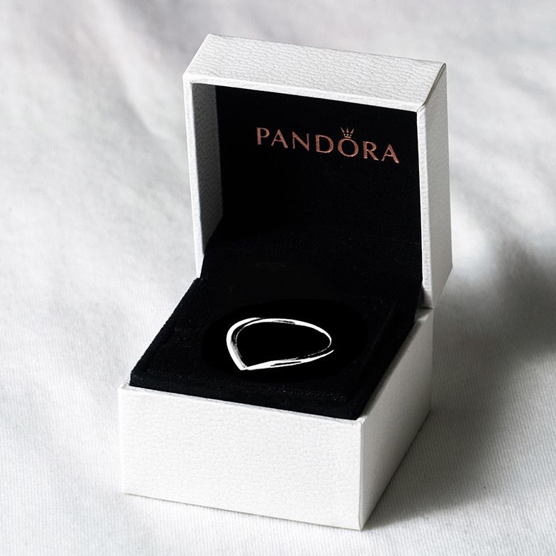 Pandora Cincin 925 Silver Bentuk V Aksen Berlian Cubic Zirconia Gaya Klasik Untuk Pernikahan