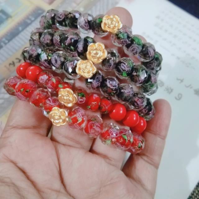 gelang emas charm mawar