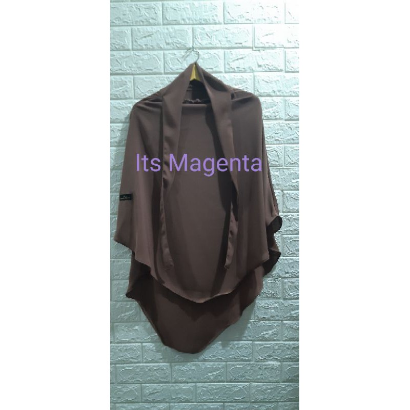 Preloved FK Nuha Pendek Merk Azmya Hijabi Warna Cognac (Belum pernah dipakai)