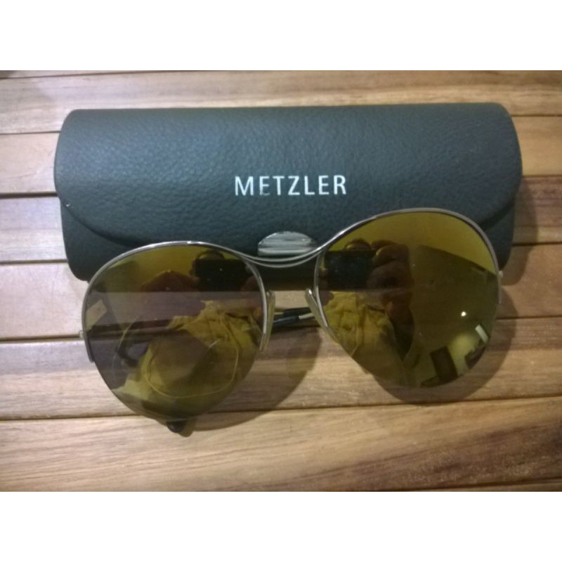 23. Kacamata Sunglasses Vintage Retro: Metzler