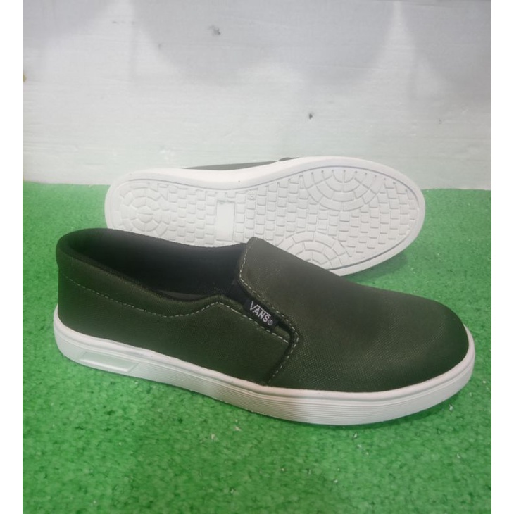 Sepatu slip on pria tanpa tali sepatu slop pria santai sepatu casual slip on cowok