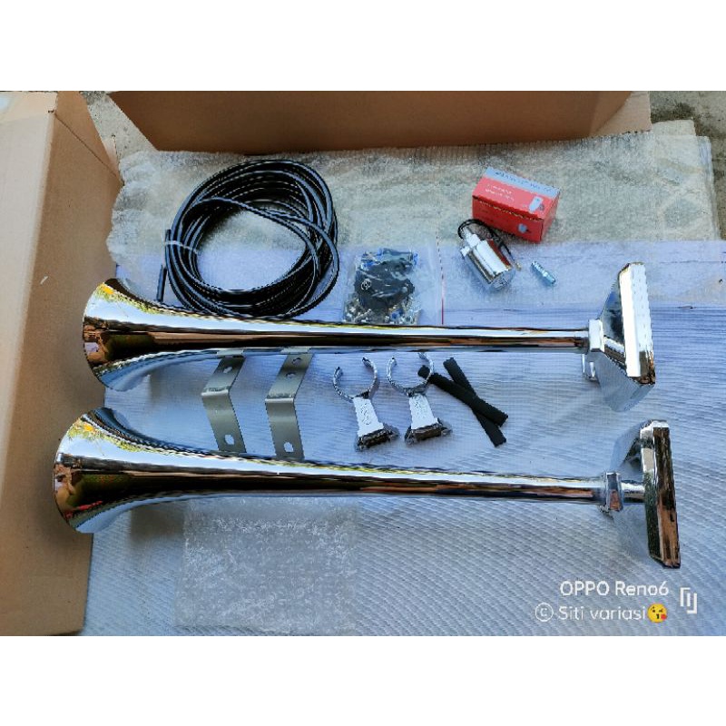 TROMPET VOLVO 1 set  dapat 2 trompet dan kelangkapan sesuai photo