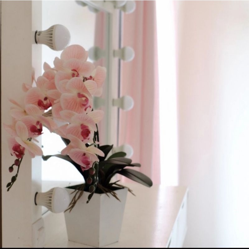 MEJA RIAS gantung putih