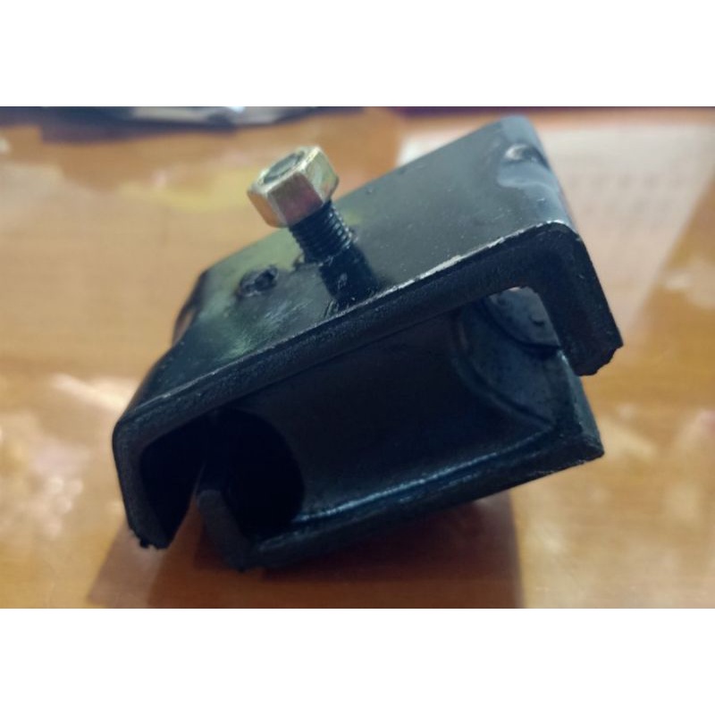 Engine Mounting Futura/T 120SS