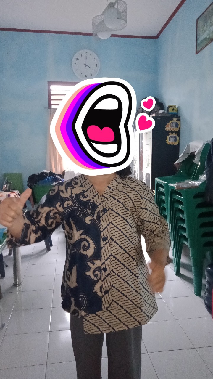 Batik Wanita Atasan Lengan 7/8 Dan Pendek Model Kombinasi Warna Coklat Dasar Navi By Batik Ruci