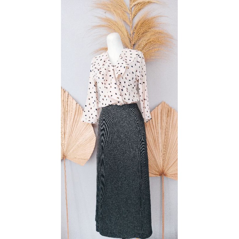 SATU SETEL BAJU (rok dan tunik)